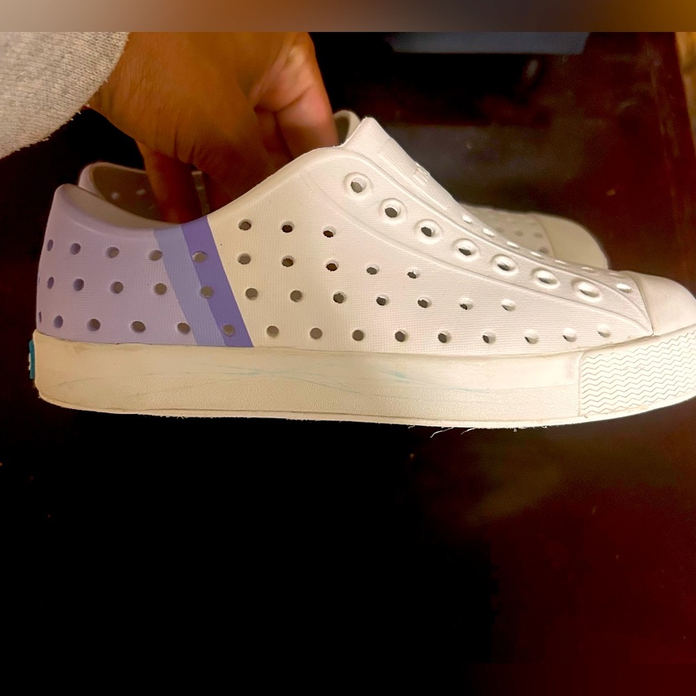 Native Jefferson Slip-On Kids Shoes White with Lavender Accent